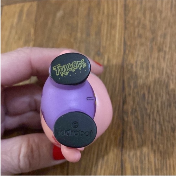 Dunny Triclops Vinyl Kidrobot - Picture 5 of 9